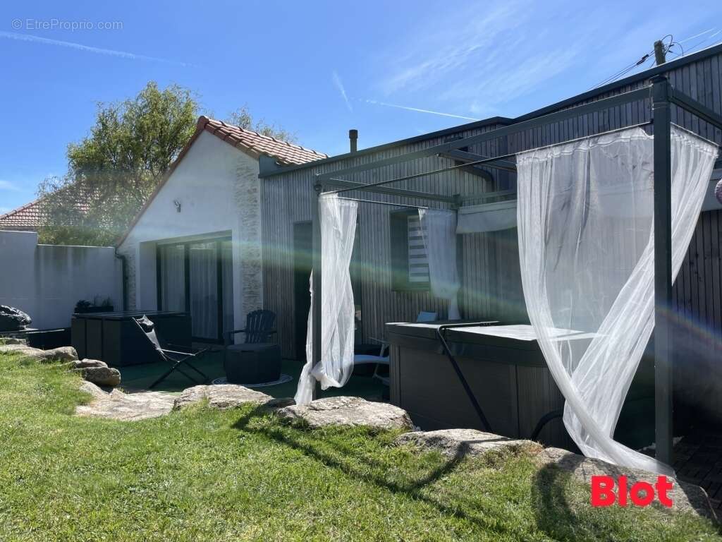 Maison à SAINT-MICHEL-CHEF-CHEF