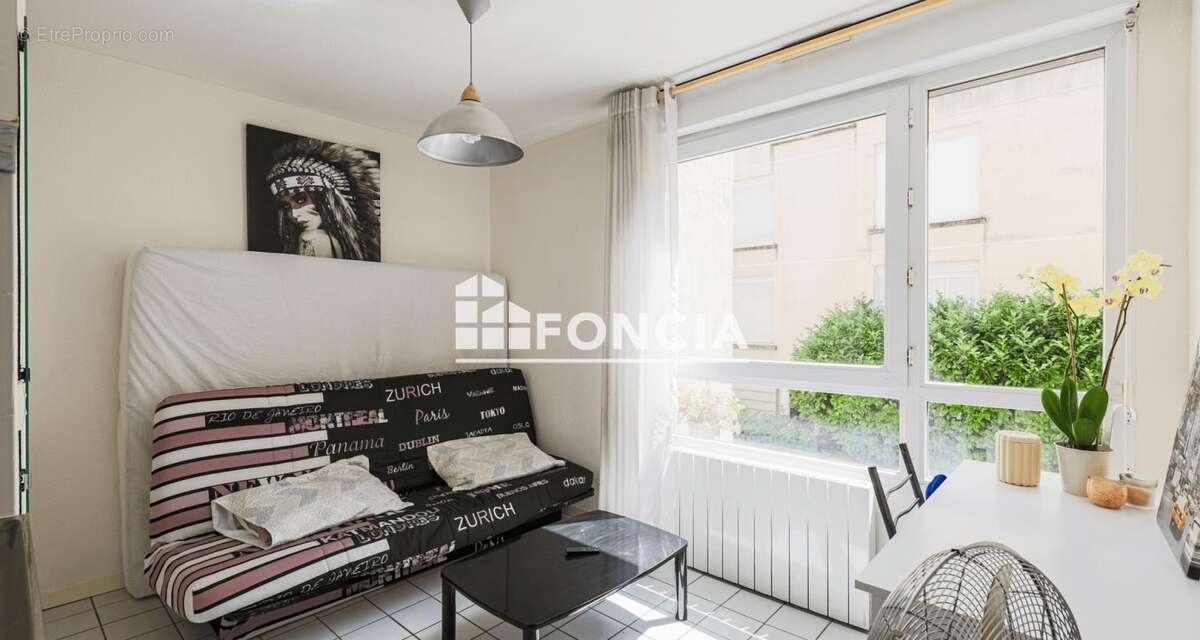 Studio meublé vendu loué – Grenoble Centre – Idéal investisseur - photo 3