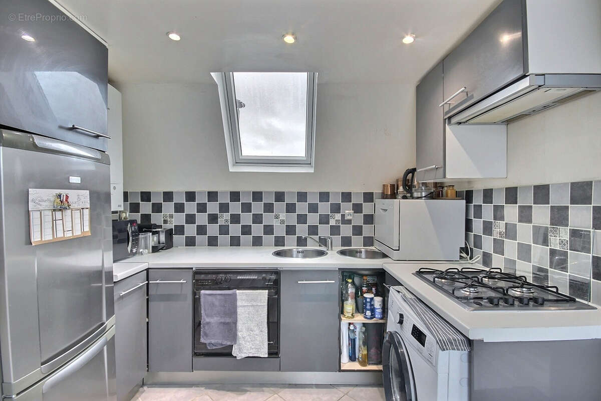 Appartement à COURBEVOIE