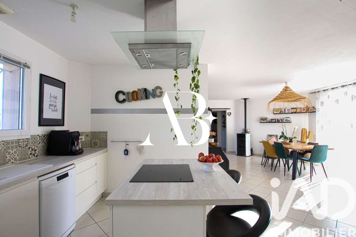 Photo 5 - Maison à ROAILLAN