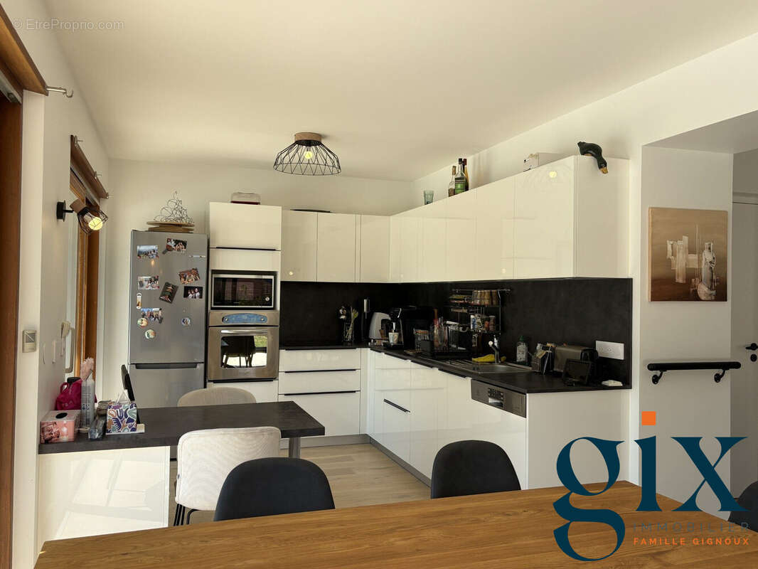 Maison 158 m² à Saint-Ismier  - photo 6