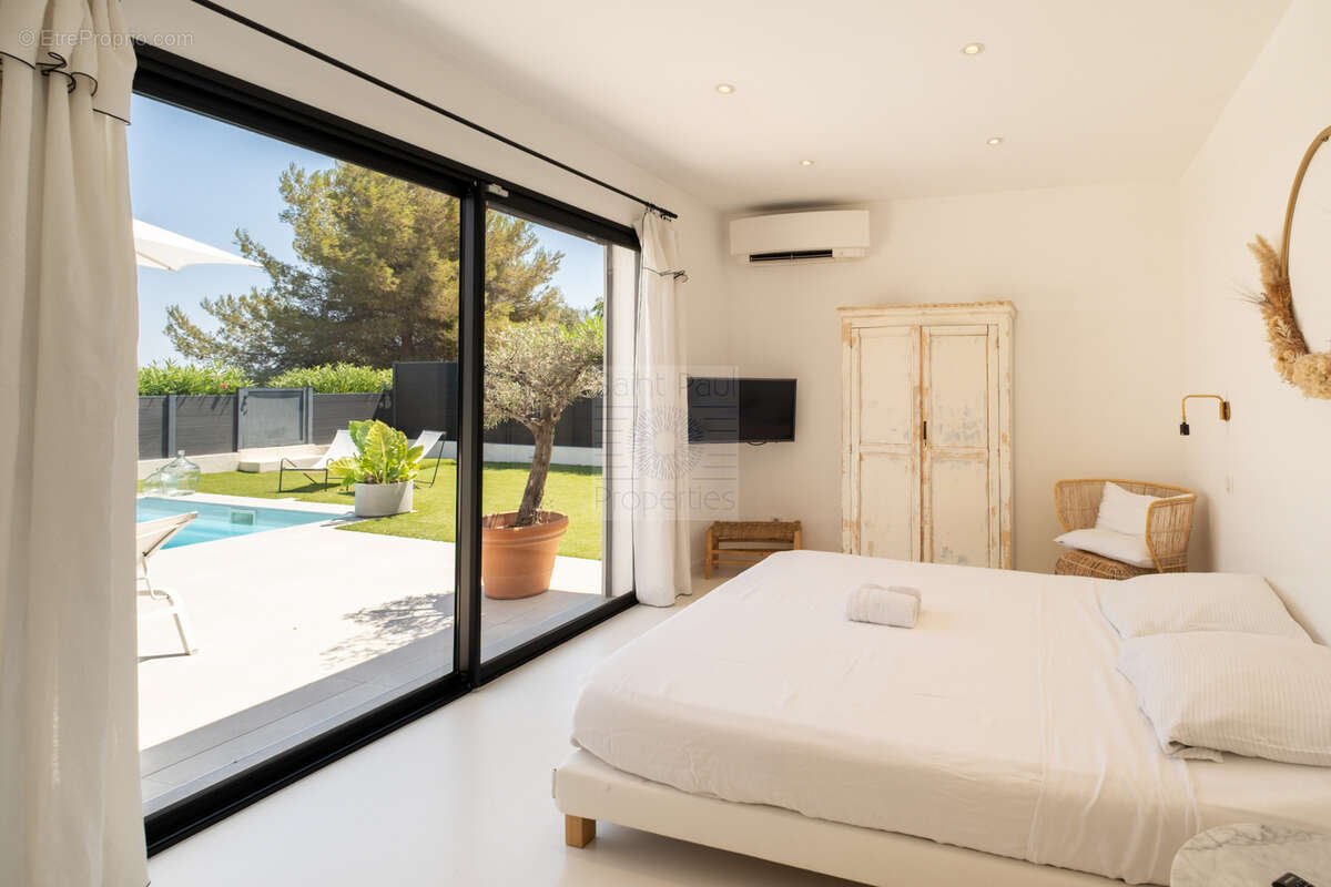 Petite maison chic et intemporelle aux Hauts de Vaugrenier - photo 9