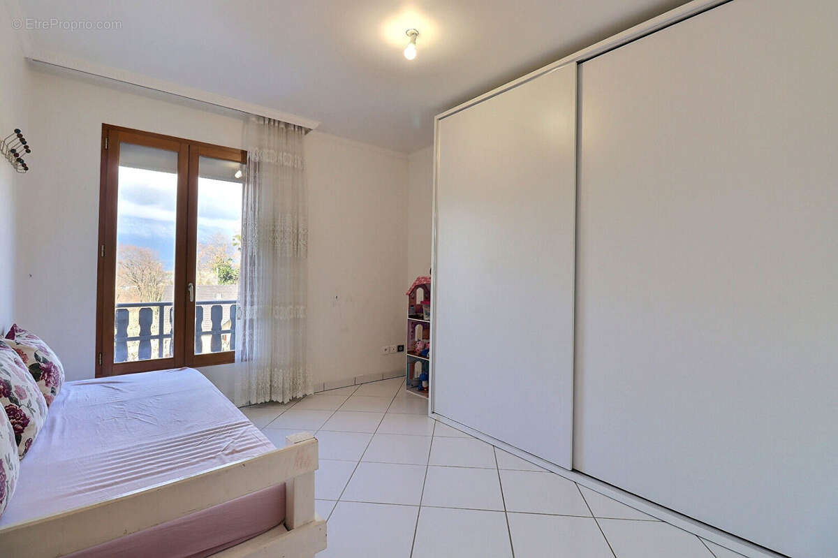 Maison Chambery 6 pièce(s) 141 m² et 559 m2 de terrain - photo 10