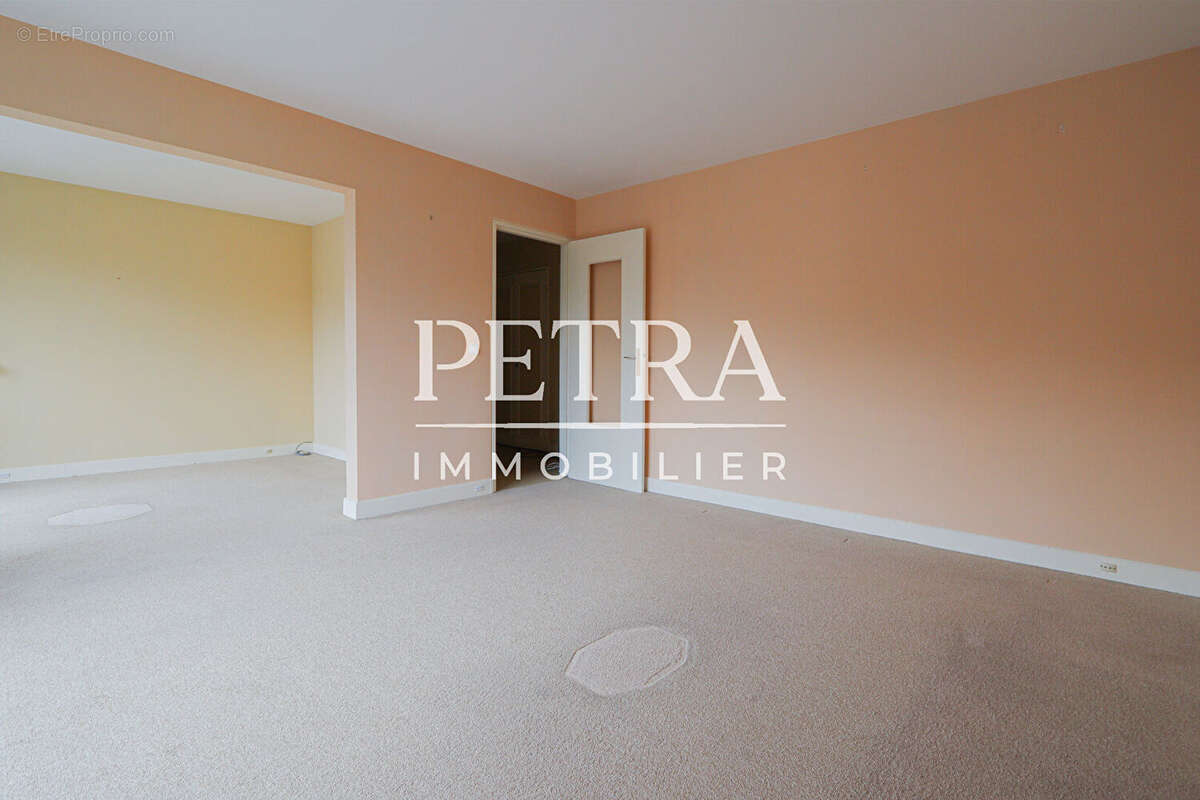 Appartement à L&#039;HAY-LES-ROSES