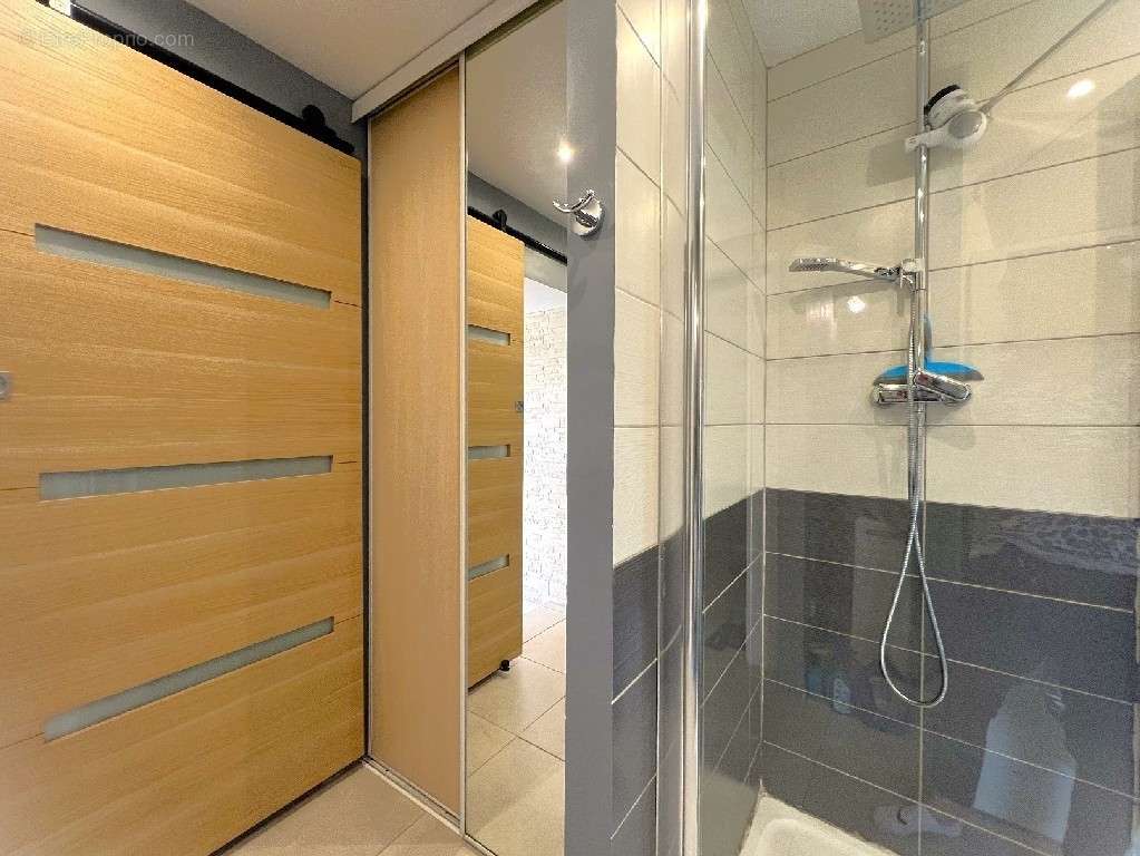 Appartement à ALLONZIER-LA-CAILLE