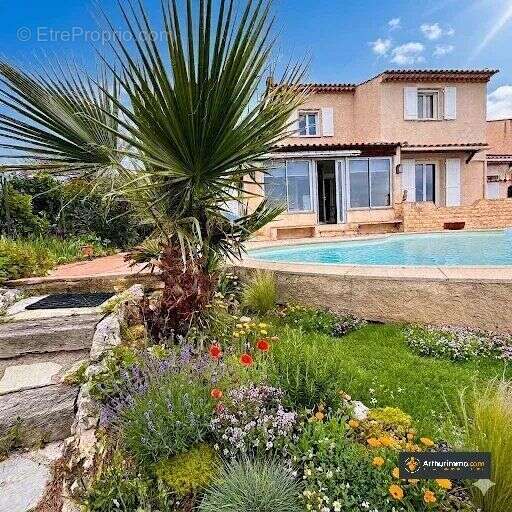 Maison à CAGNES-SUR-MER