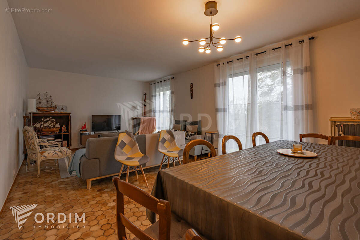 Maison à SAINT-SAUVEUR-EN-PUISAYE