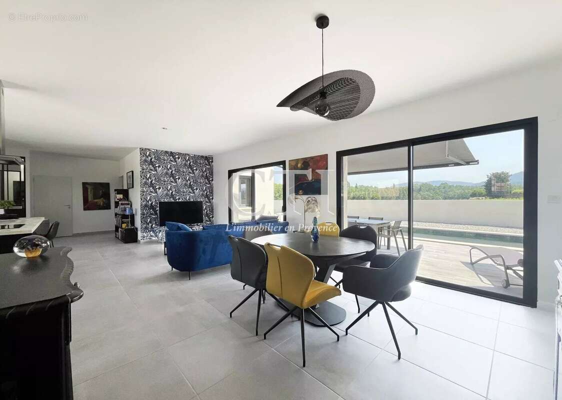 Maison à VAISON-LA-ROMAINE