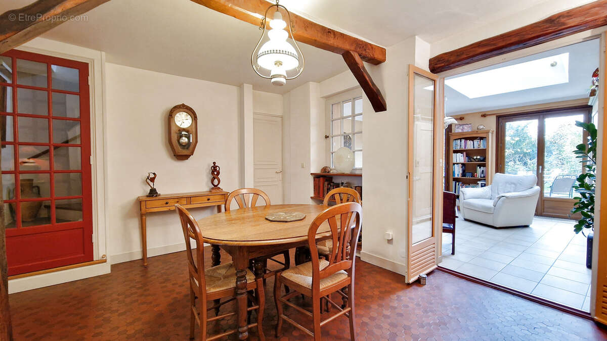 Maison à MARLY-LA-VILLE