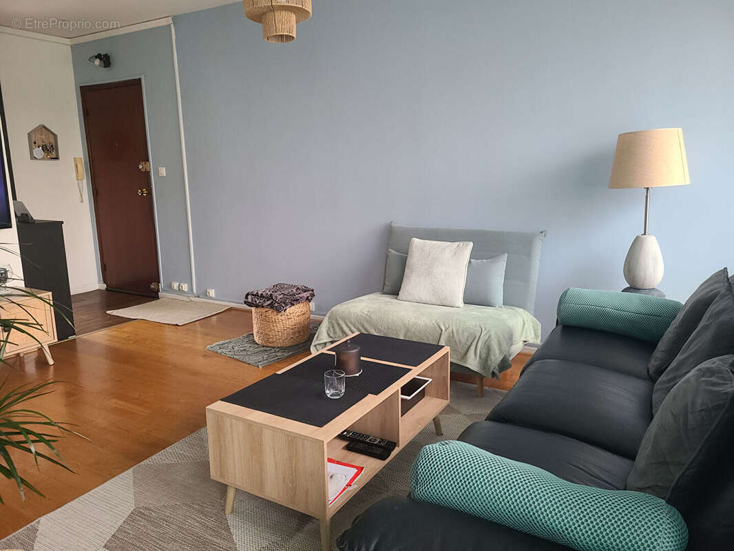 Appartement à FONTENAY-LE-FLEURY