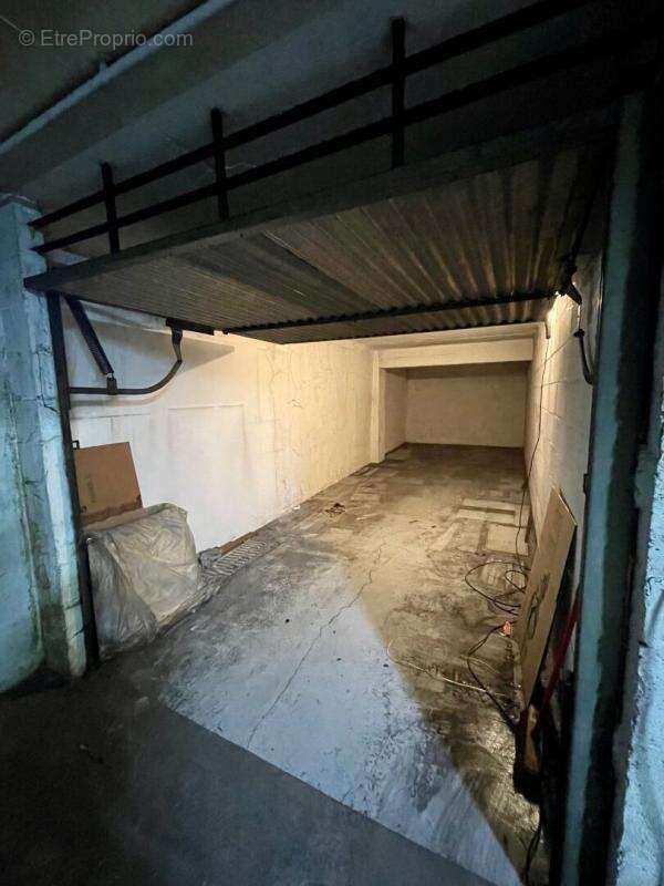 Parking à PARIS-19E