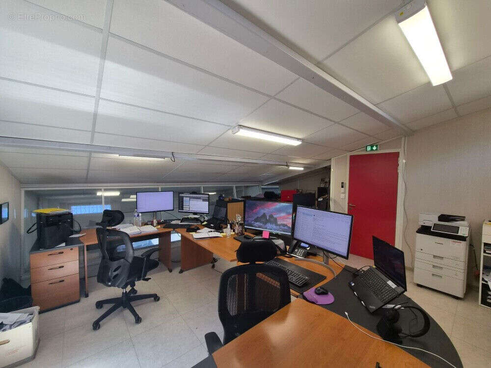 Local d'activite  r+1 de 187 m² zone ecopolis martigues 13500 - photo 4