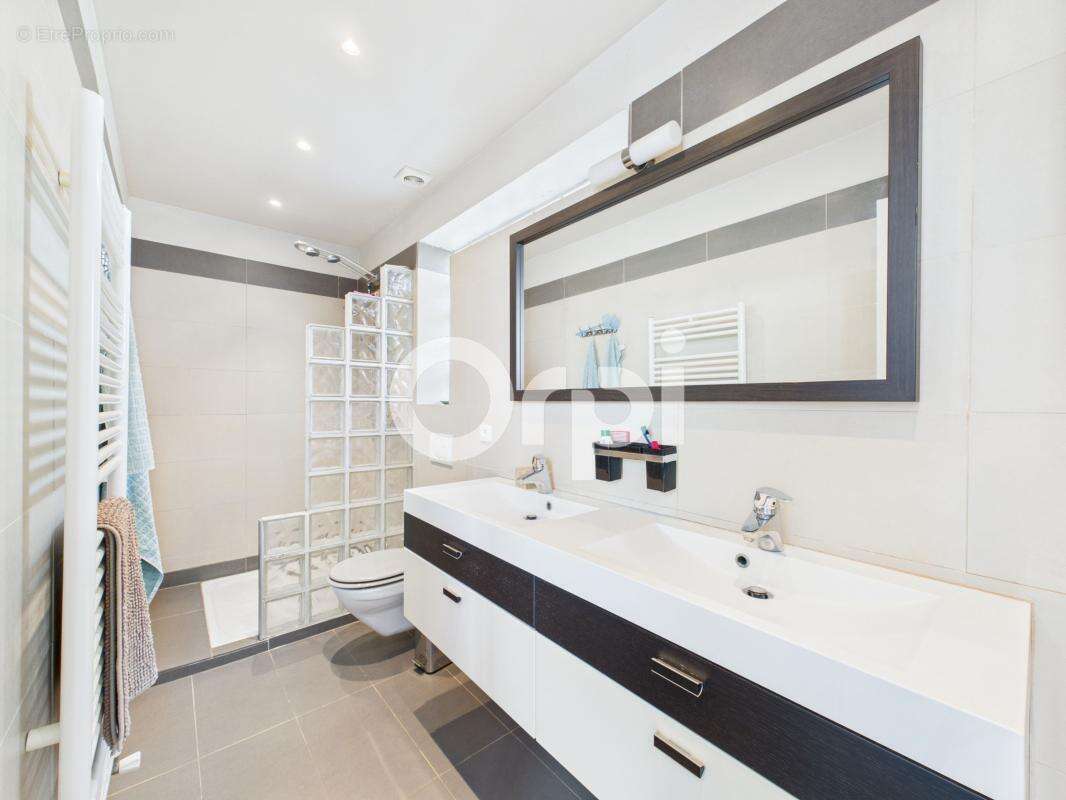 Maison à MANDELIEU-LA-NAPOULE