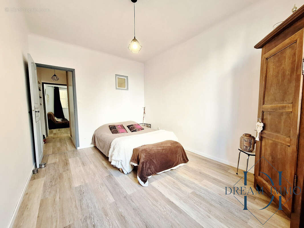 Appartement à POUSSAN