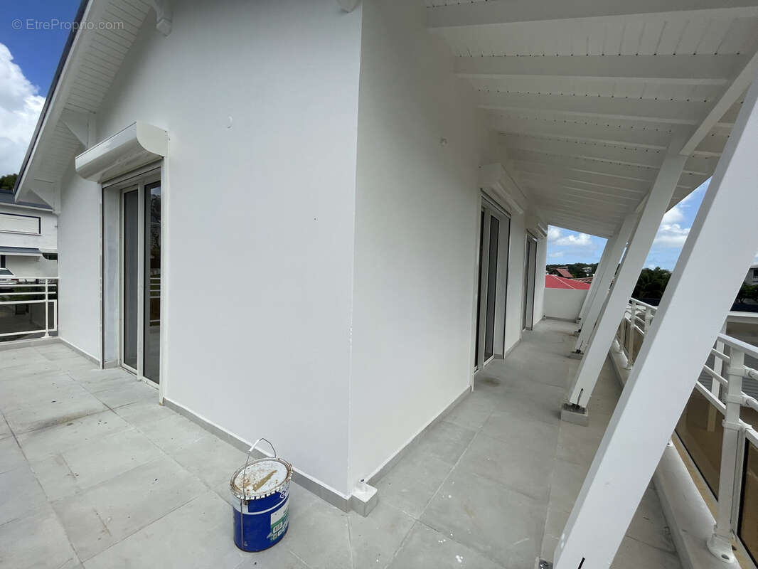 Maison à LES ABYMES