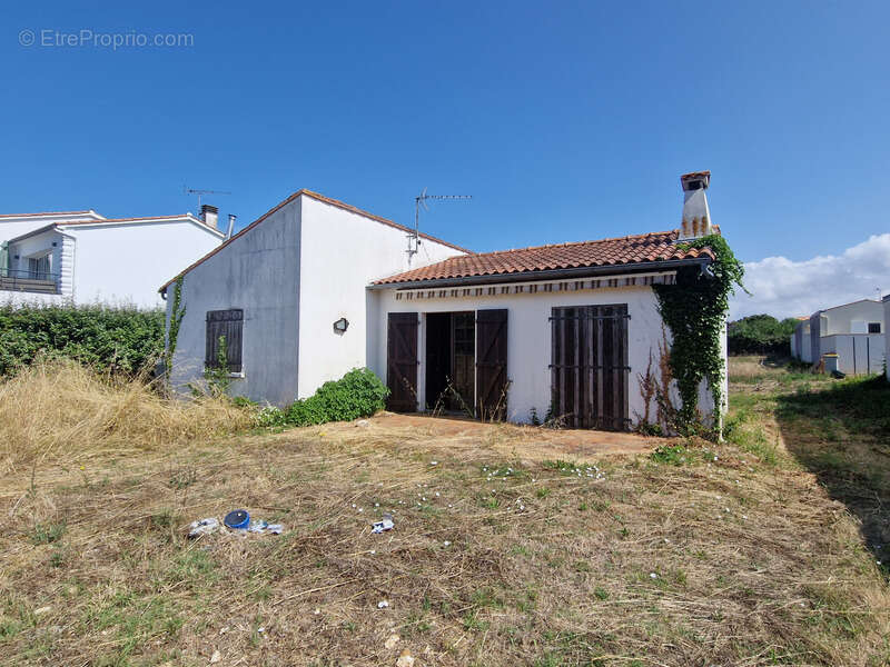 Maison à vendre 3 pièces avec garage sur 1 648 m² de terrain FOURAS (17) - photo 9