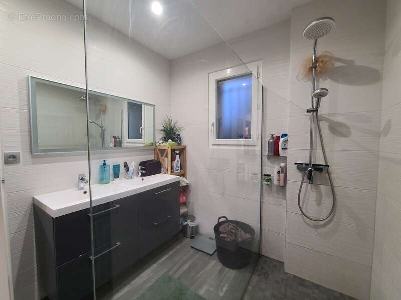 Maison à BUSSAC-SUR-CHARENTE