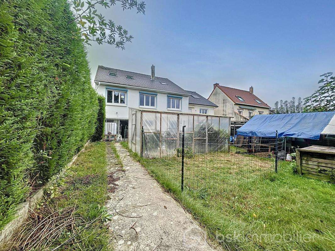 Maison à PONTAULT-COMBAULT