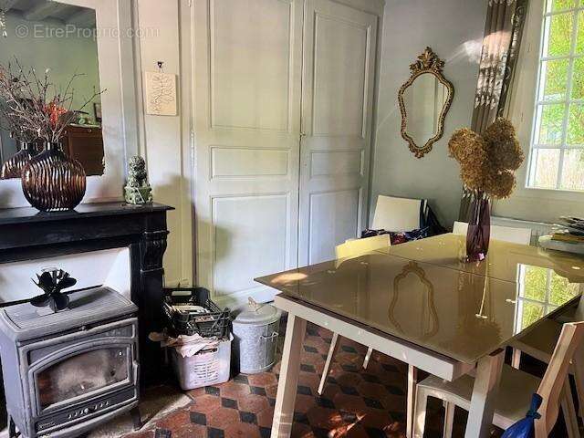 Maison à SAINT-MARTIN-DE-BIENFAITE-LA-CRESSONNIERE