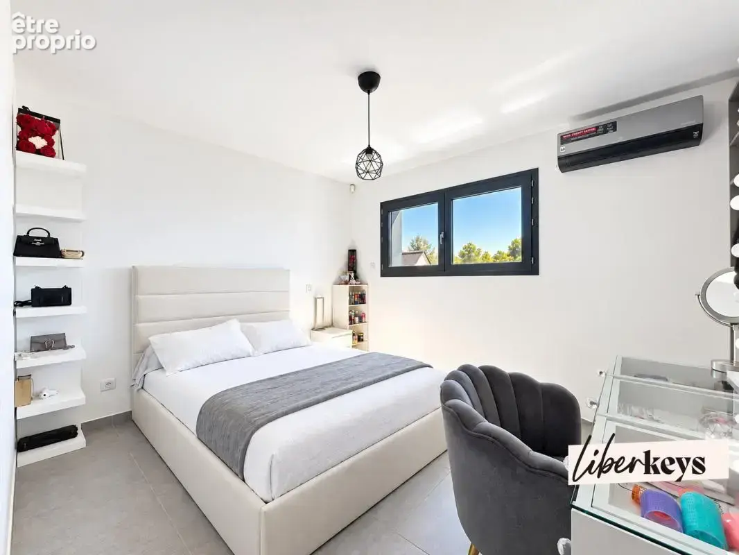 OLIVET Centre (45160) – Maison 250 m², 5 chambres, piscine chauffée et grand garage - photo 15