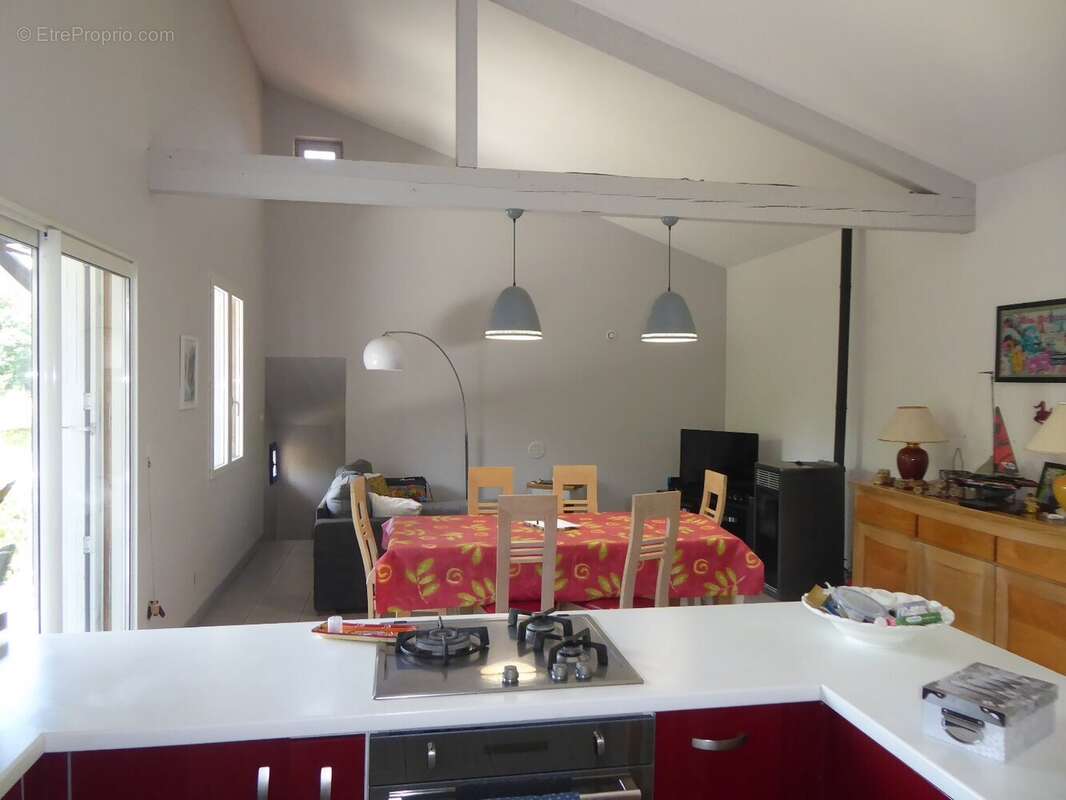 Maison à SICCIEU-SAINT-JULIEN-ET-CARISIEU