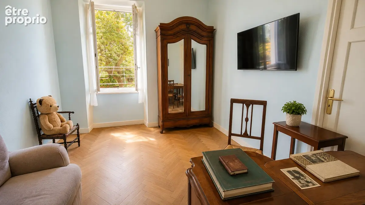 MAISON-APPARTEMENT - LAVAL / AV. DES FLEURS - 96 m² - Jardin 214 m² - Esprit maison de caractère - photo 4