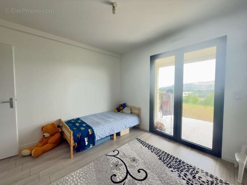 Maison à LES MARTRES-DE-VEYRE