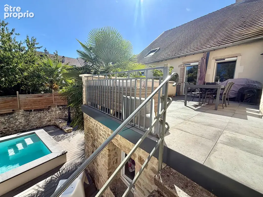 Maison en pierres à Menotey avec piscine et jardin - photo 5