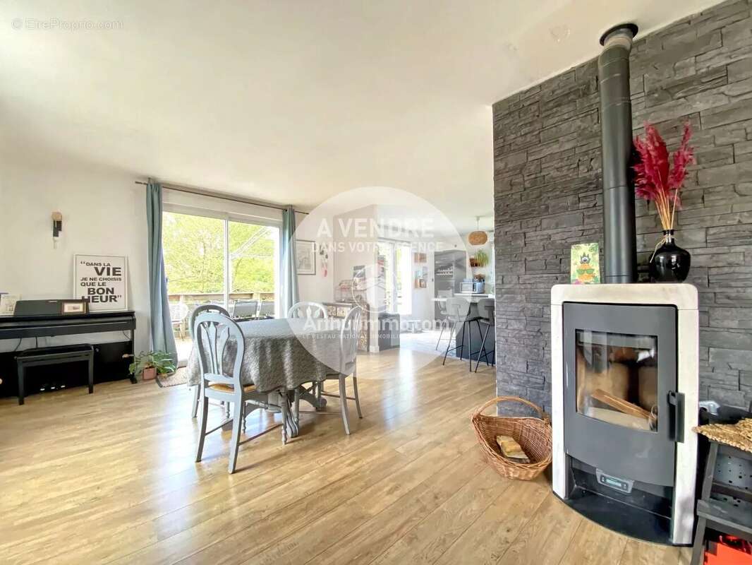 Maison familiale de 5 chambres avec dépendances - photo 6