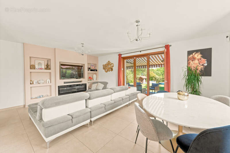 Maison à vendre 7 pièces PREVESSIN MOENS (01) - photo 7