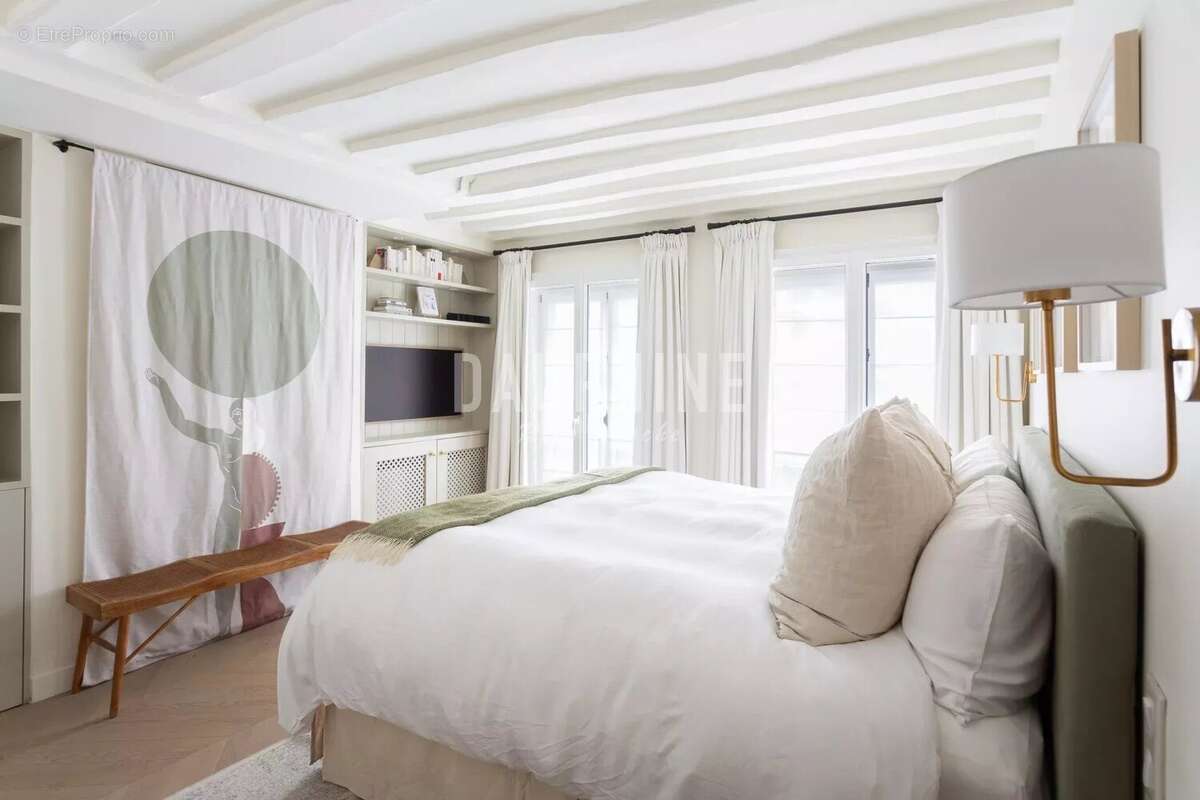 Appartement à PARIS-7E