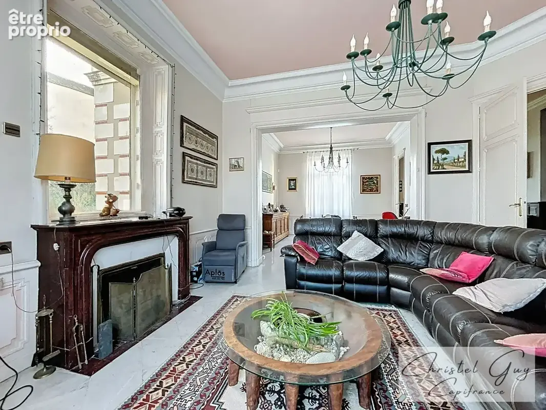 Maison de Maître, coeur de ville MONTVAL-SUR-LOIR (72), 6 chambres, terrain 2090 m² - photo 6