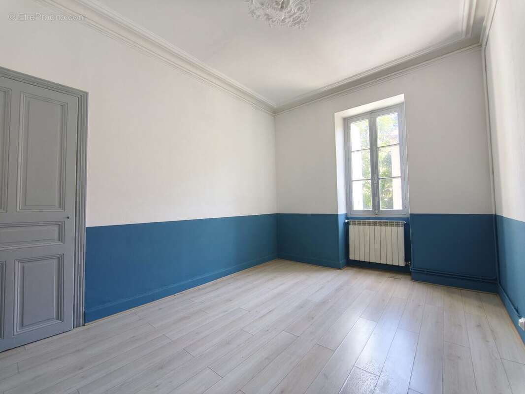 CHAMBRE - Appartement à NIMES
