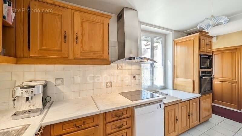 Dpt Saône et Loire (71), à vendre à 15 mn de St Marcel Villa de 163 m² et Maison ou Gite de 95 m² terrain de 4000 m² - photo 6