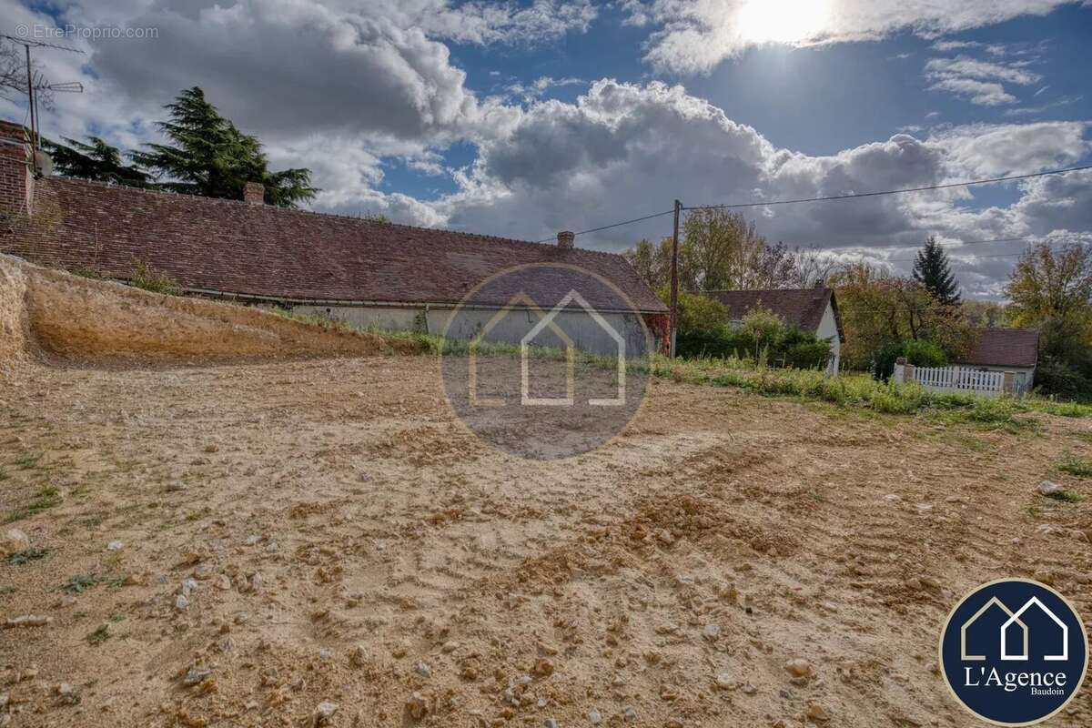 Terrain à VILLEMEUX-SUR-EURE