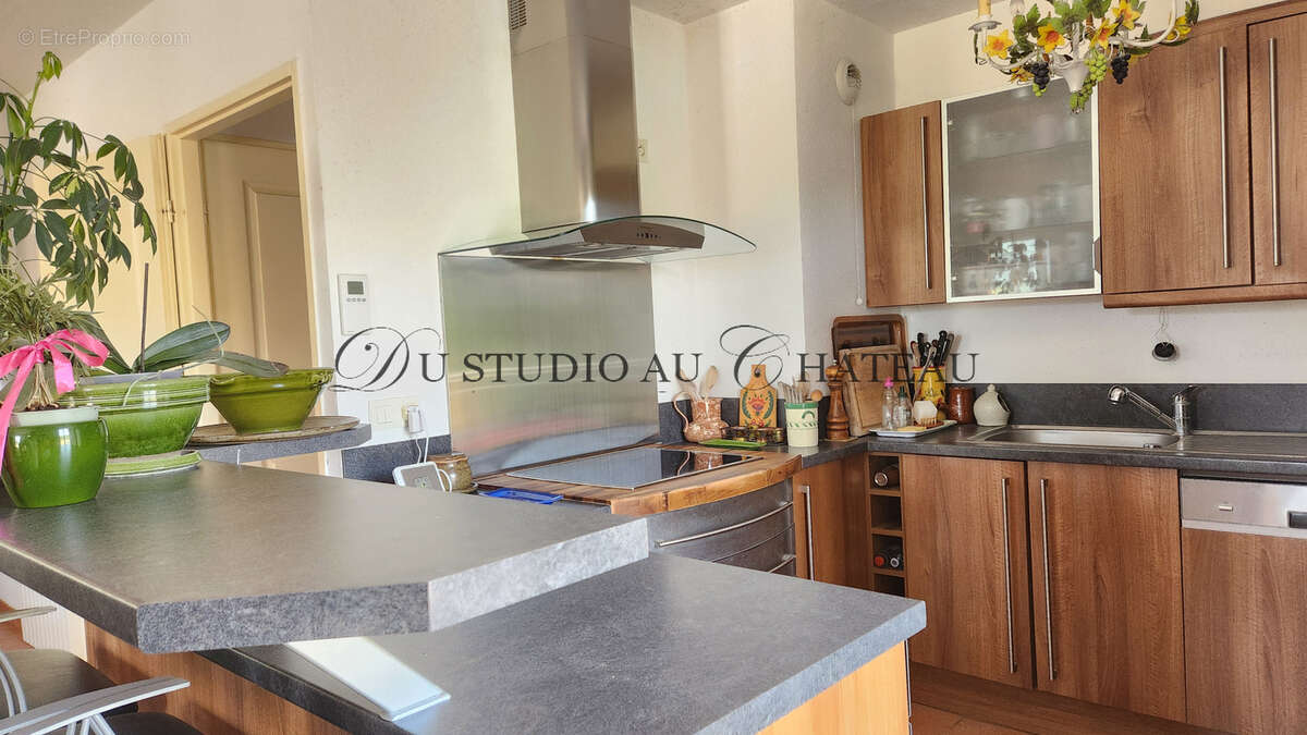 Appartement à PLAN-D'AUPS-SAINTE-BAUME