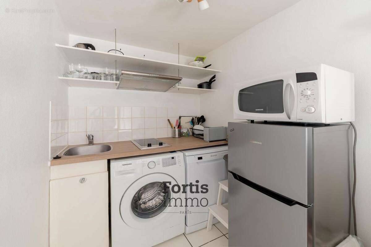 Appartement à PARIS-1E