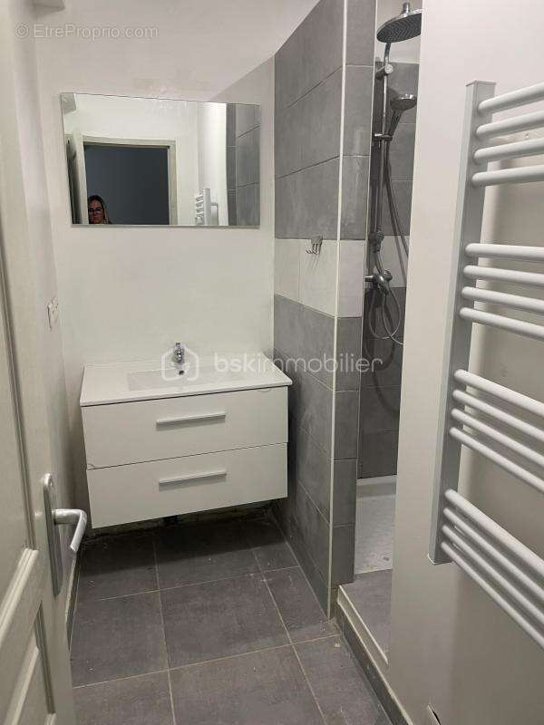 Appartement à MEYNES