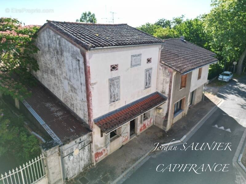 Maison à MONTGEY