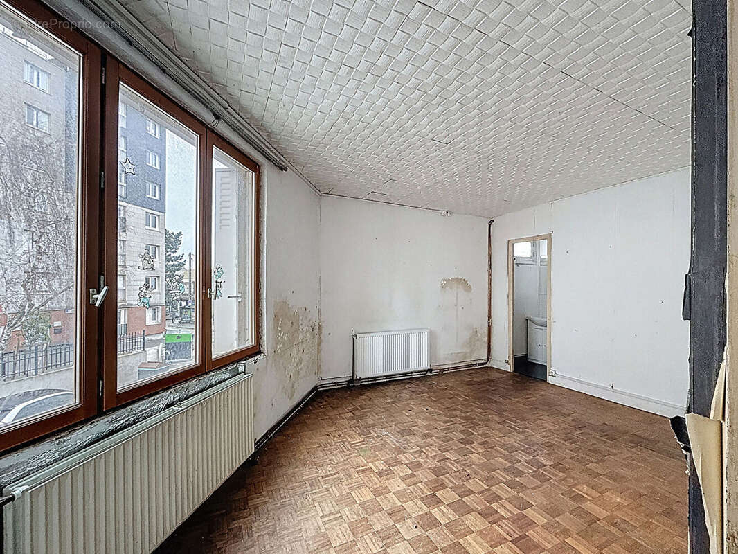Montreuil, proche du parc montreau, grande maison sur 2 niveaux avec espaces exterieurs. ideal pour une grande famille, une acqu - photo 11