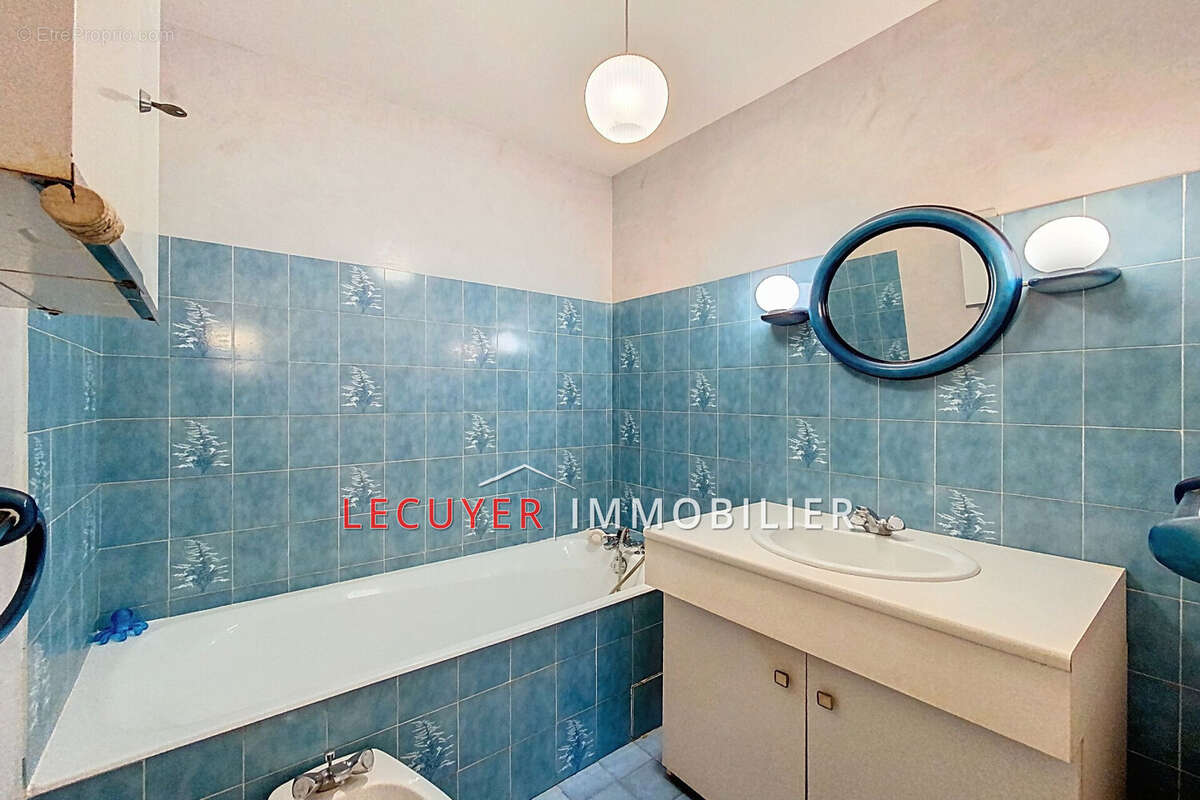 Appartement à VALLAURIS