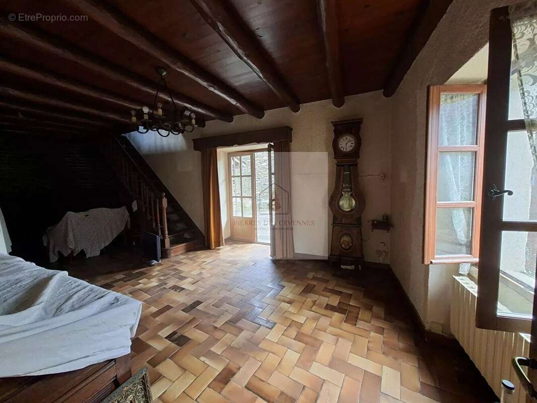 Maison à SAINT-PRIVAT-DE-VALLONGUE