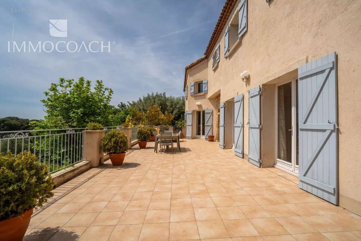 Maison à CARQUEIRANNE