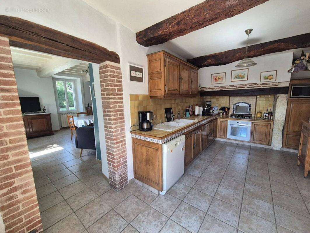 Maison à SAINT-JEAN-LE-COMTAL