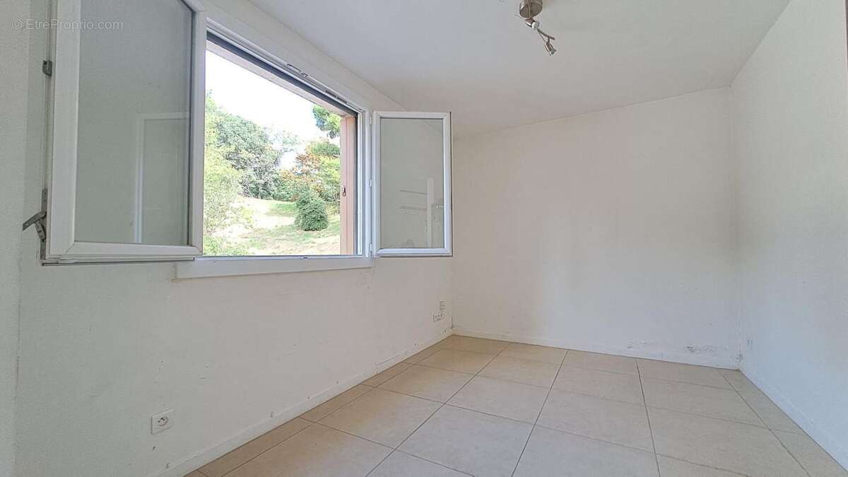 Appartement à MARSEILLE-9E