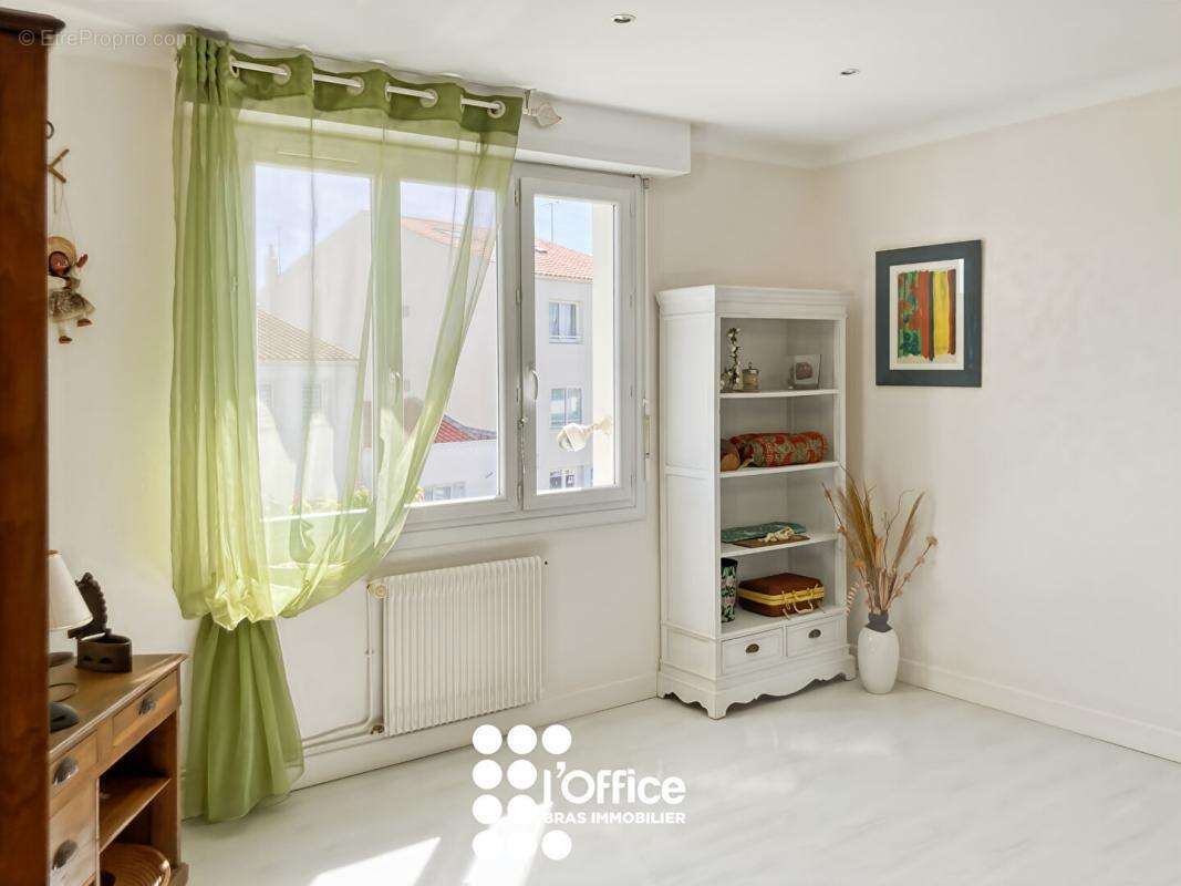 Maison les Sables d'Olonne - 7 pièces - 187m2 - photo 12