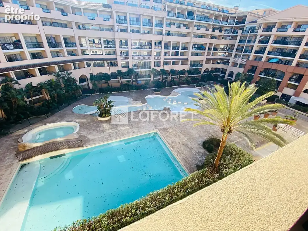 Cannes La Bocca :  appartement 2 pièces 27 m2 avec Terrasse et Parking - photo 9
