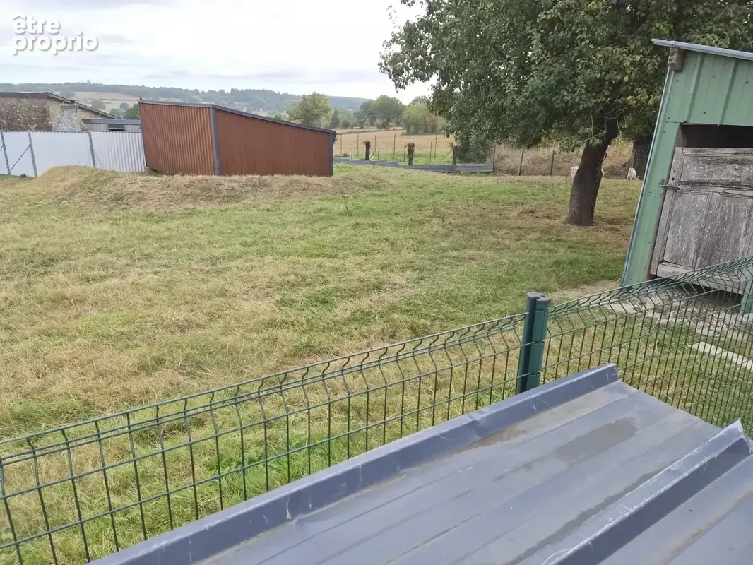 A 14 km de vitre atelier de 450 m2 sur 2500 m2 de terrain dont une partie construtible en habitation - photo 7