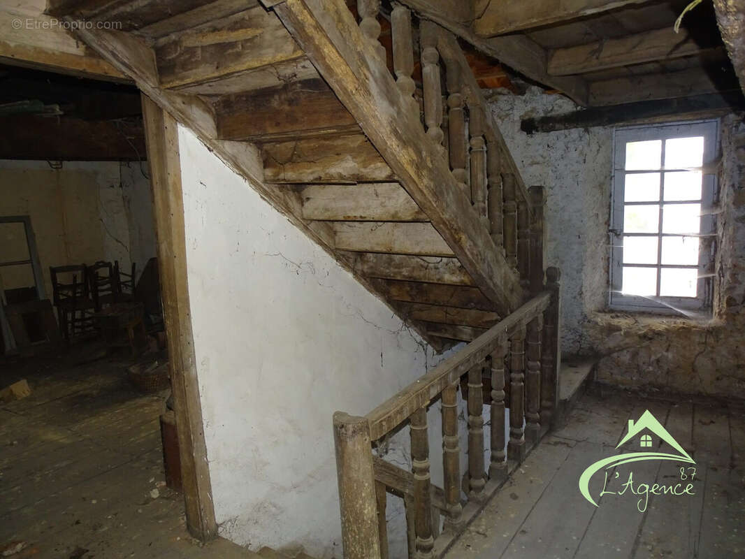 Appartement à SAINT-LAURENT-SUR-GORRE