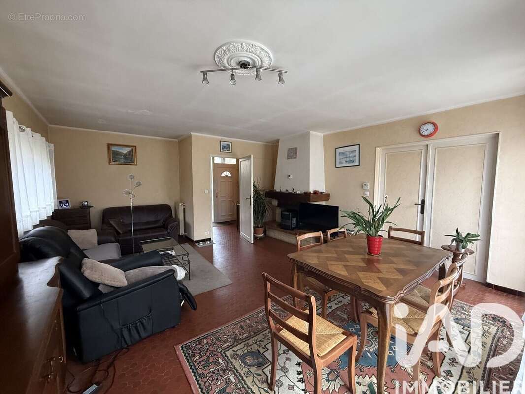 Photo 2 - Maison à CESSON